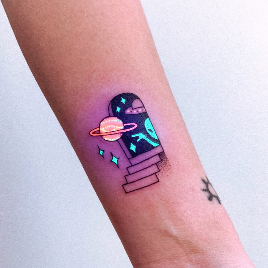 Invisible tattoos and UV inks | 10 Masters